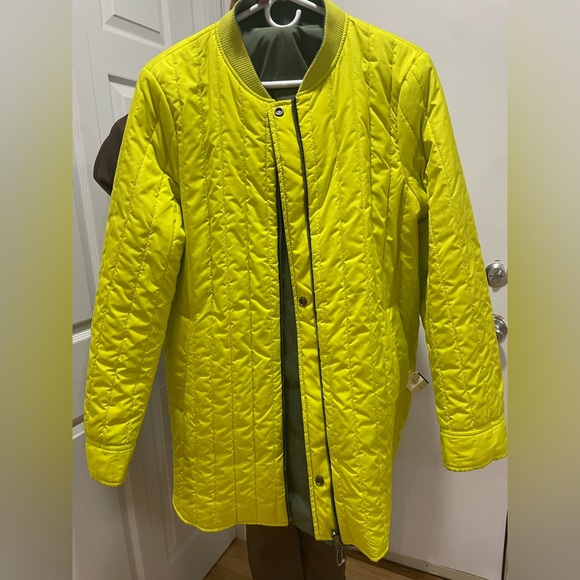 This is a large Banana Republic reversible bomber jacket - Picture 6 of 6